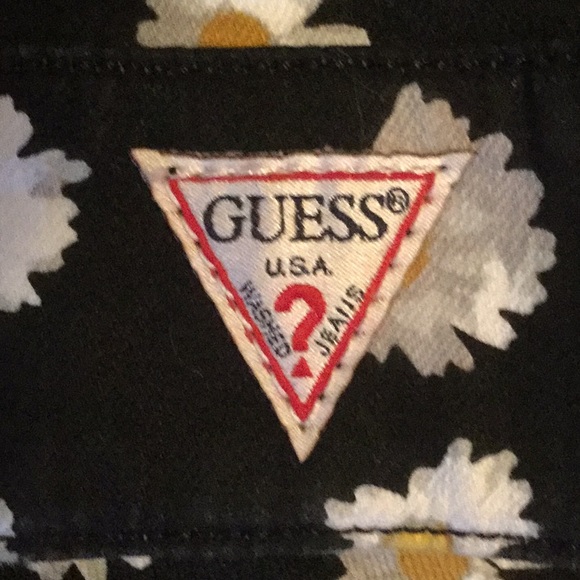 BNWOT Guess Cropped Denim Jacket in Daisy Print - Picture 4 of 4